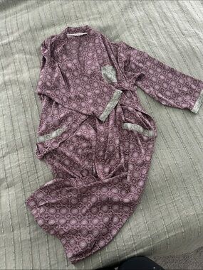 Free People Elegant Burgundy Women's Robe SZ: M/L